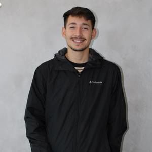 Meet your Posher, Luis adrian